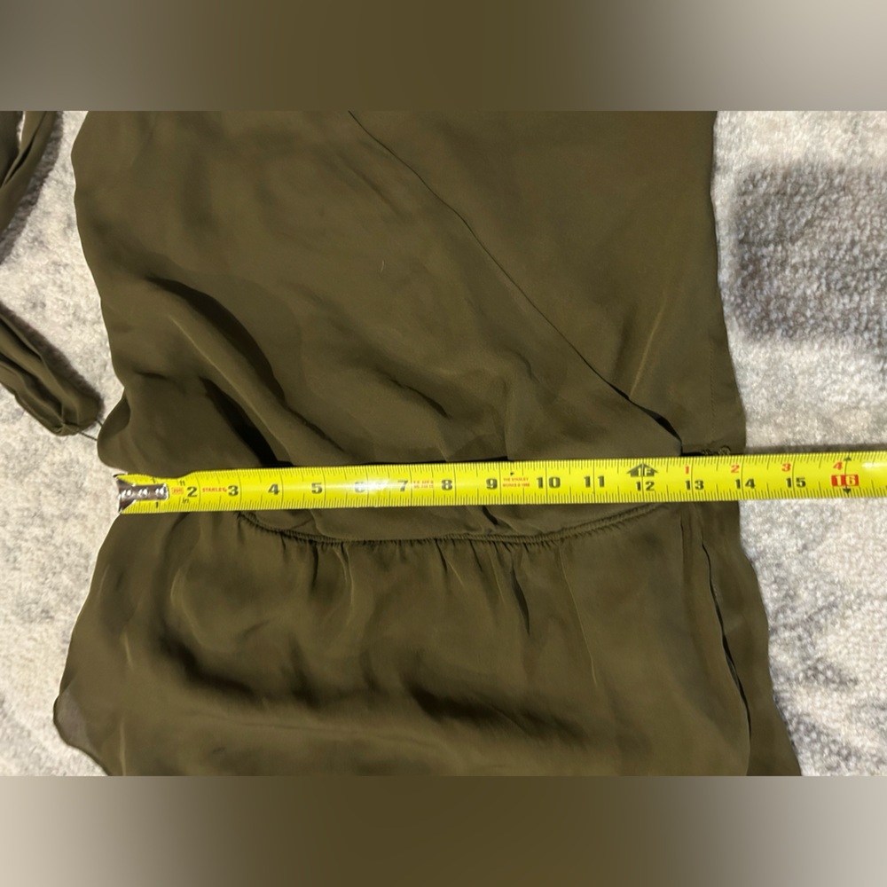 Olive green Silk Halter Tie Top with silk Belt Medium Haute Hippie - Picture 10 of 11